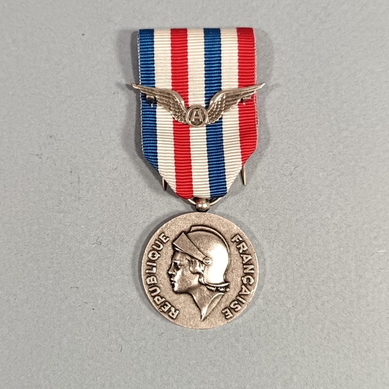FRANCE MEDAILLE DE L'AERONAUTIQUE CLASSE ARGENT TRAVAIL HONNEUR DEVOUEMENT NEUVE EN BOITE MONNAIE DE PARIS